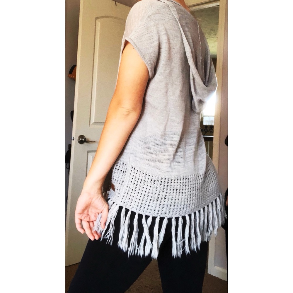 open, hooded, shortsleeve sweater for summer